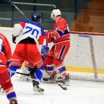 Ze druhého zápasu osmifinále play – off Krajské ligy Královéhradeckého a Pardubického kraje hráči Náchoda s&nbsp;Hlinskem odcházeli smutní, když nejprve dokázali ve třetí třetině smazat dvoubrankové manko, pak již na další branku Horses gólovou odpověď již nenašli! Hlinečtí disponují dvěma matchbally!